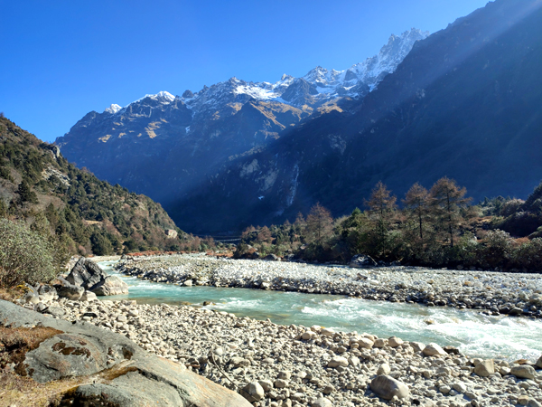 Difficulty level of Makalu Base Camp Trek